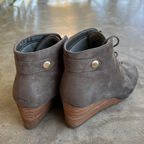 Dr. Scholls Dakota wedge booties - Picture 5 of 6